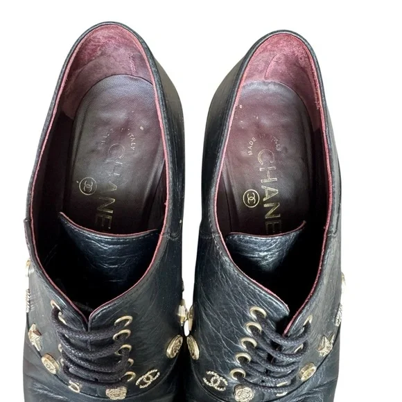 Chanel - Lucky Charms Interlocking CC Logo Pumps Black Leather Sz 38 - Picture 4 of 11